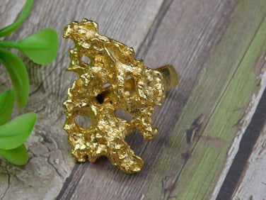 GOLD TONE RING