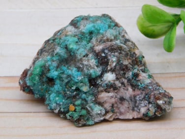 GREEN ROSALITE ON CALCITE ROCK STONE LAPIDARY SPECIMEN