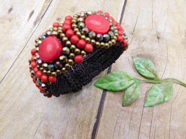 BEADED BRACELET
