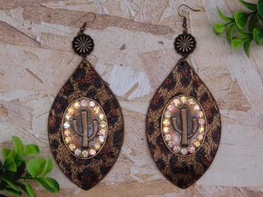 COSTUME JEWELRY EARRINGS