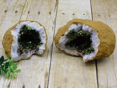 3 POUND 6 OUNCE PURPLE AND GOLD GEODE ROCK STONE LAPIDARY SPECIMEN