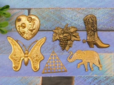 MIXED PENDANT LOT