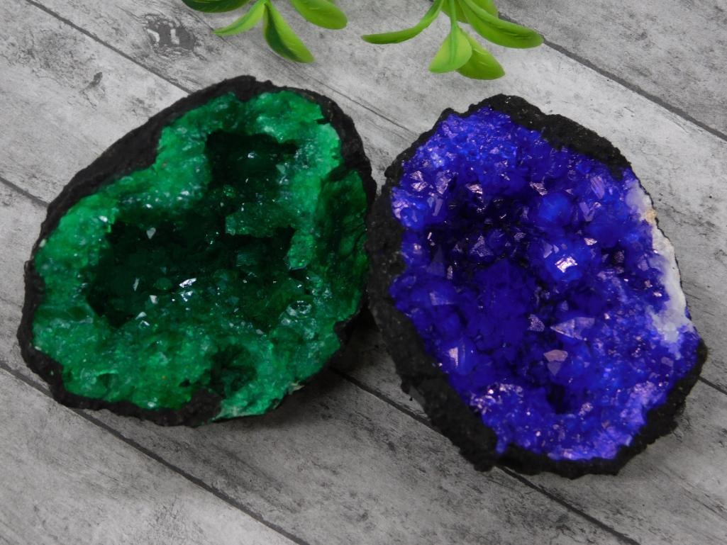GREEN AND BLUE GEODES ROCK STONE LAPIDARY SPECIMEN: GREEN AND BLUE GEODES ROCK STONE LAPIDARY SPECIMEN