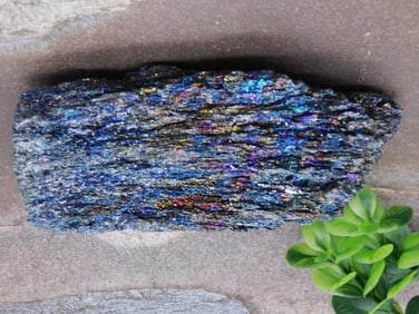 CARBORUNDUM ROCK STONE LAPIDARY SPECIMEN