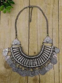COIN AND PLANK NECKLACE