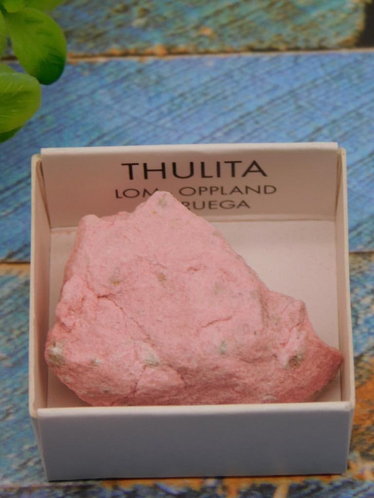 THULITE ROCK STONE LAPIDARY SPECIMEN: THULITE ROCK STONE LAPIDARY SPECIMEN