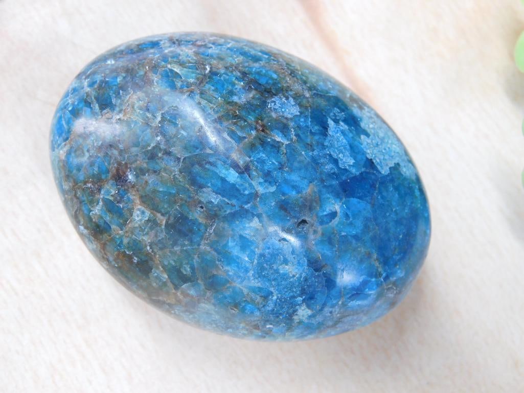 Blue Apatite Stone Paperweight Rock Stone Lapidary Specimen: Blue Apatite Stone Paperweight Rock Stone Lapidary Specimen