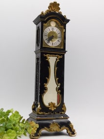 Vintage Endura 8-Day Mantel Clock with Ornate Design