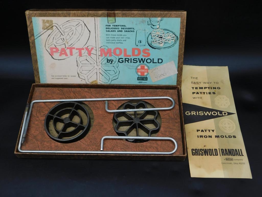 Vintage Griswold Patty Molds Set with Original Box: Vintage Griswold Patty Molds Set with Original Box