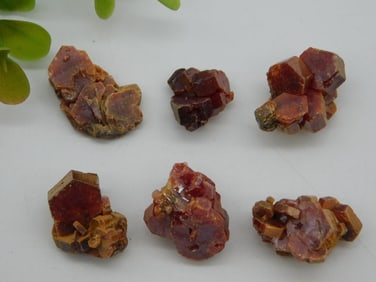 GEM VANADINITE 140 CARATS ROCK STONE LAPIDARY SPECIMEN