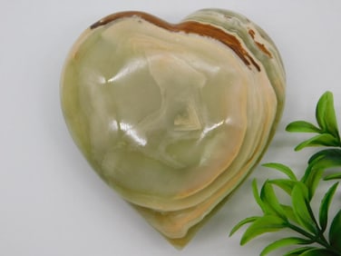 BANDED ONYX HEART ROCK STONE LAPIDARY SPECIMEN