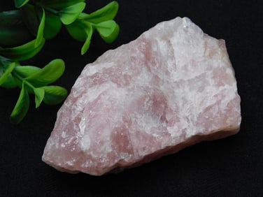 ROSE QUARTZ ROCK STONE LAPIDARY SPECIMEN