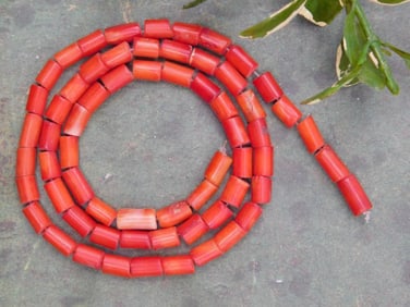 RED CORAL BEADS ROCK STONE LAPIDARY SPECIMEN