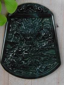CARVED JADE ROCK STONE LAPIDARY SPECIMEN