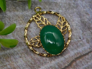 Gold-Tone Pendant with Aventurine Oval Stone and Leaf Detailing Rock Stone Lapidary Specimen
