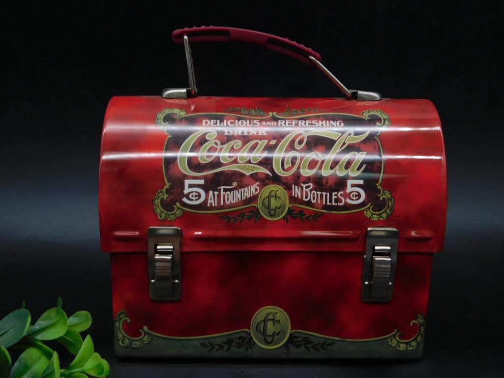 Vintage Style Coca-Cola Themed Metal Lunchbox: Vintage Style Coca-Cola Themed Metal Lunchbox