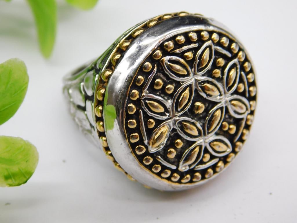 Silver-Tone and Gold-Tone Floral Ring, Size 6.5: Silver-Tone and Gold-Tone Floral Ring, Size 6.5