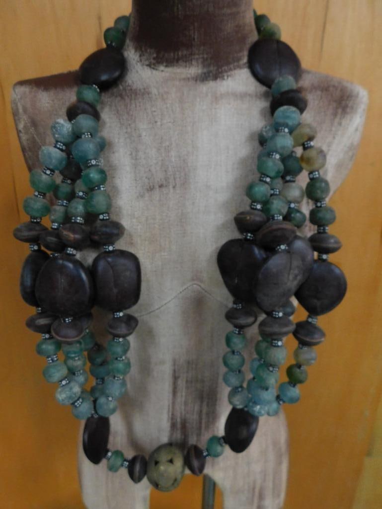 MULTI-STRAND SEA GLASS AND MIXED MEDIA AFRICAN TRADE BEADS VINTAGE ANTIQUE: MULTI-STRAND SEA GLASS AND MIXED MEDIA AFRICAN TRADE BEADS VINTAGE ANTIQUE