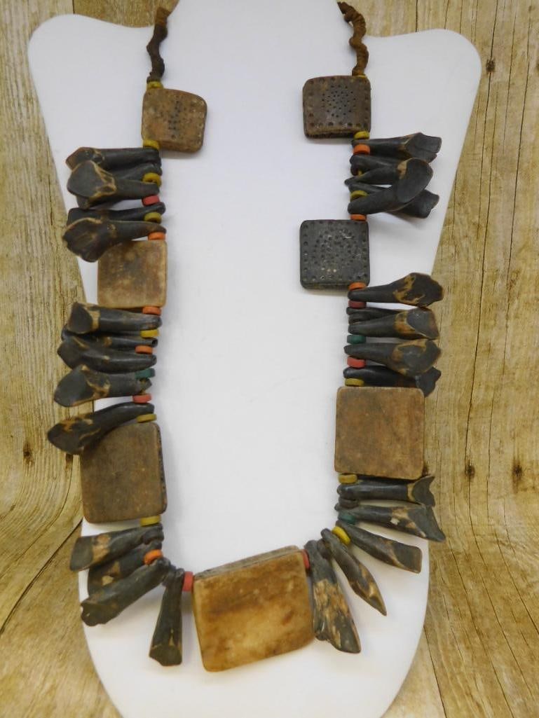 SQUARE BEADS AND BUFFALO TEETH AFRICAN TRADE BEAD NECKLACE: SQUARE BEADS AND BUFFALO TEETH AFRICAN TRADE BEAD NECKLACE