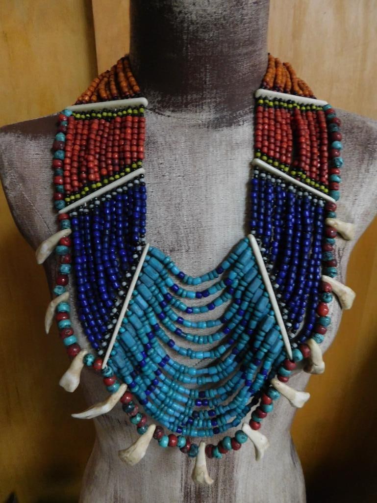 BUFFALO TEETH AFRICAN TRADE BEAD NECKLACE: BUFFALO TEETH AFRICAN TRADE BEAD NECKLACE
