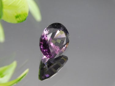 SPINEL GEMSTONE ROCK STONE LAPIDARY SPECIMEN