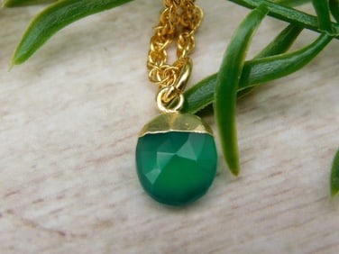 AVENTURINE PENDANT NECKLACE ROCK STONE LAPIDARY SPECIMEN