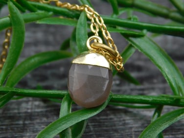 TOURMALATED QUARTZ PENDANT NECKLACE ROCK STONE LAPIDARY SPECIMEN