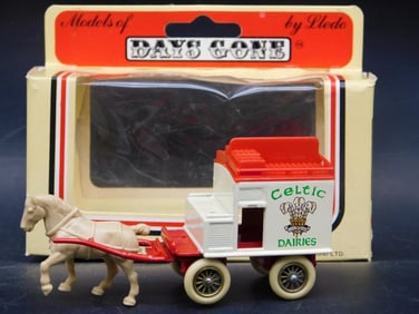 Days Gone Celtic Dairies Horse-Drawn Cart Model