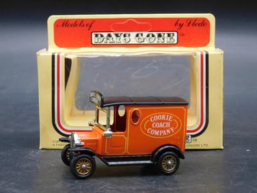 1983 Lledo Days Gone Cookie Coach Company Model