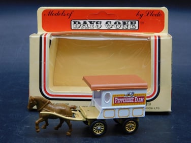 Days Gone by Lledo Horse-Drawn Cart Model Pepperidge Farm