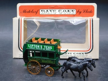 Lledo Days Gone Liptons Tea Horse-Drawn Bus With Box