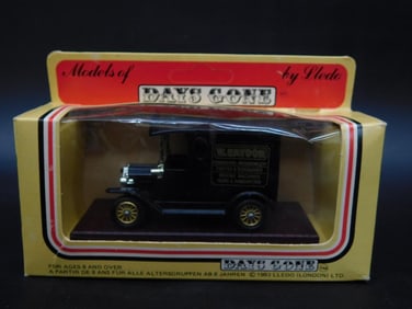 Lledo Days Gone Model T Delivery Van in Box