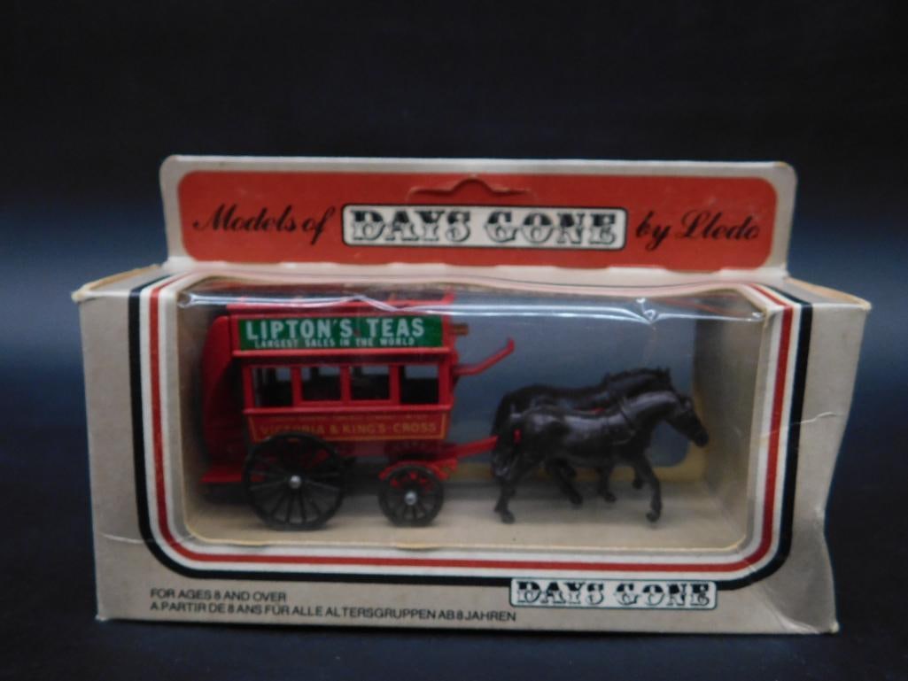 Days Gone Liptons Teas Horse and Cart Model in Box (1 of 2)