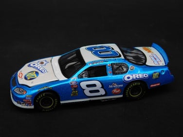RCCA Elite 1:64 Diecast #8 Oreo Ritz Monte Carlo