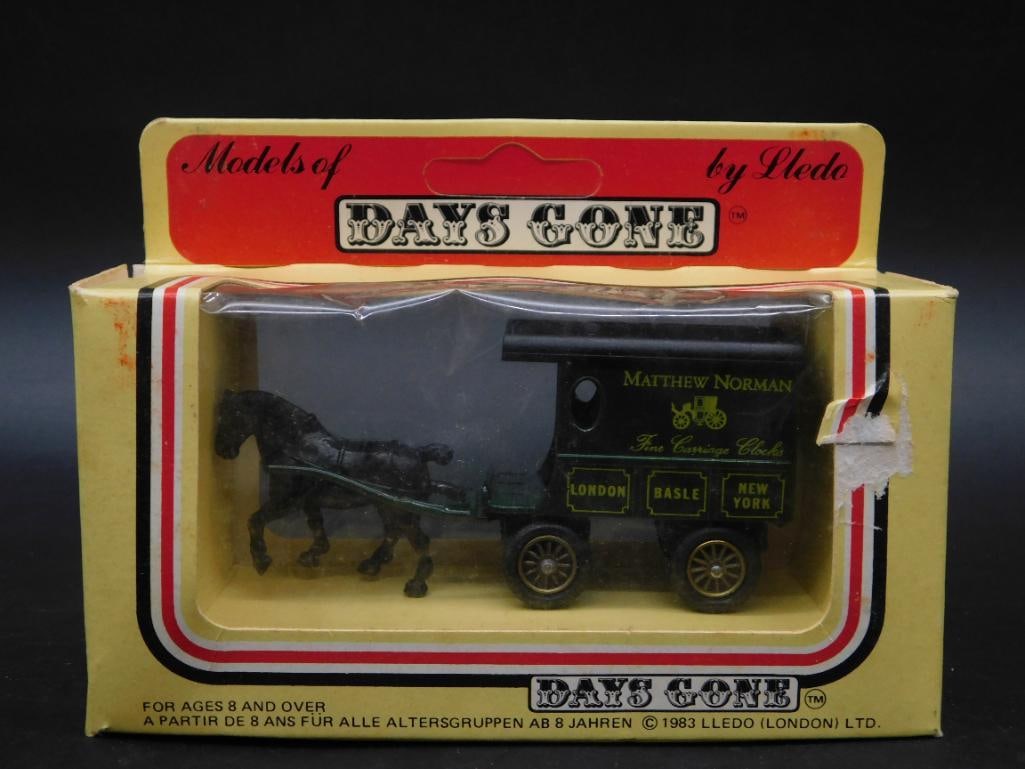 Days Gone Corgi Horse-Drawn Carriage Model in Box (1 of 2)
