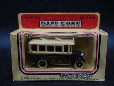 Days Gone Die-cast GWR Bus with Original Packaging by Lledo