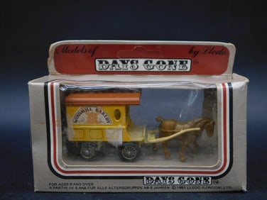 Models of Days Gone Horse-Drawn Van in Box