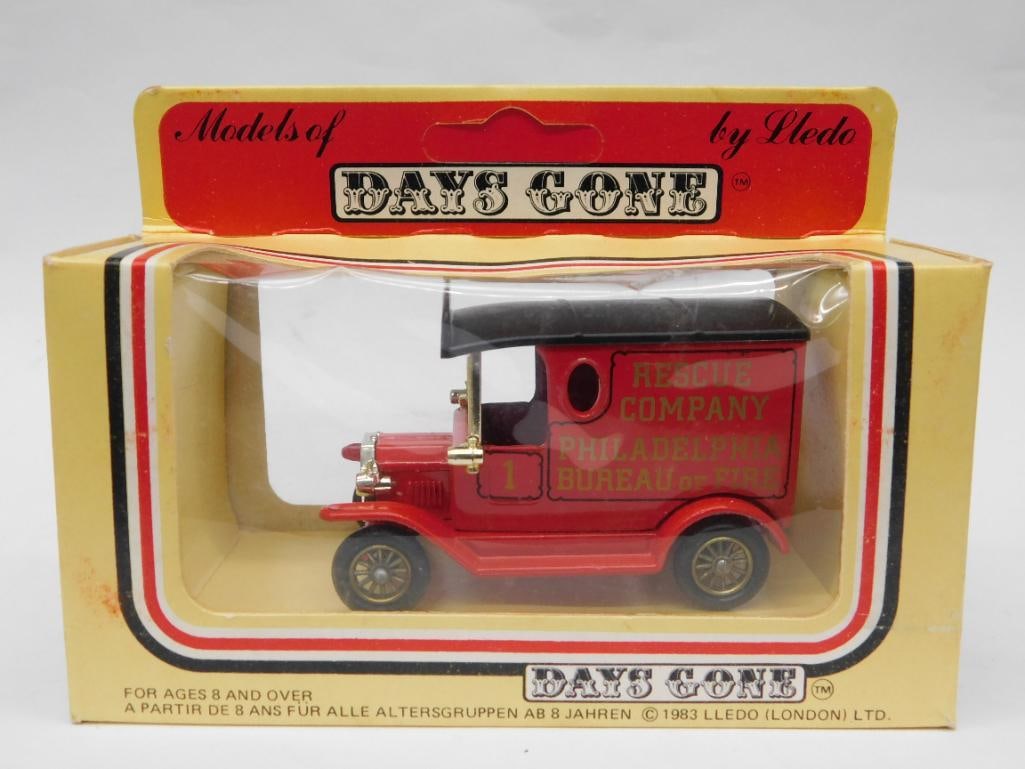 Days Gone Red and Black Diecast Van Model in Box (1 of 2)