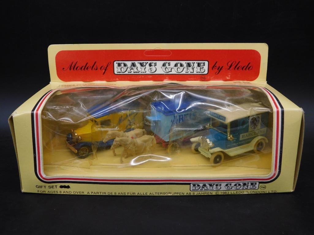 Days Gone By Models Boxed Set with Vehicles and Horses (1 of 3)