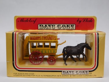 Days Gone by Lledo Madame Tussaud?s Horse-Drawn Carriage