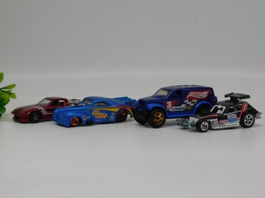 Hot Wheels Die-Cast Cars ? Lot of 4