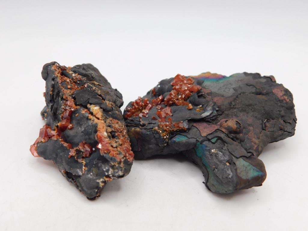 VANADINITE ON BLACK BARITE ROCK STONE LAPIDARY SPECIMEN: VANADINITE ON BLACK BARITE ROCK STONE LAPIDARY SPECIMEN