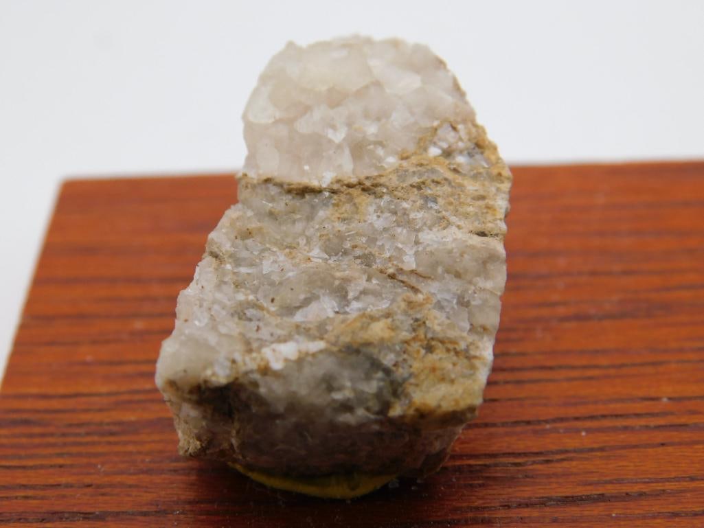 COLEMANITE ROCK STONE LAPIDARY SPECIMEN: COLEMANITE ROCK STONE LAPIDARY SPECIMEN