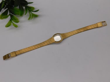 Gold-Toned Bulova Women?s Wristwatch with Japan-Made Band WATCHMAKER WATCHMAKING TOOLS