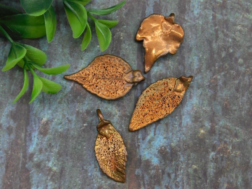 Five Bronze-Toned Leaf Charms: Five Bronze-Toned Leaf Charms