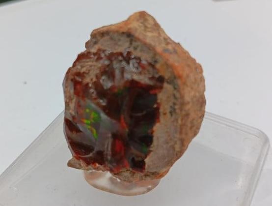 27 GRAM LARGE OPAL ROCK STONE LAPIDARY SPECIMEN: LARGE OPAL ROCK STONE LAPIDARY SPECIMEN