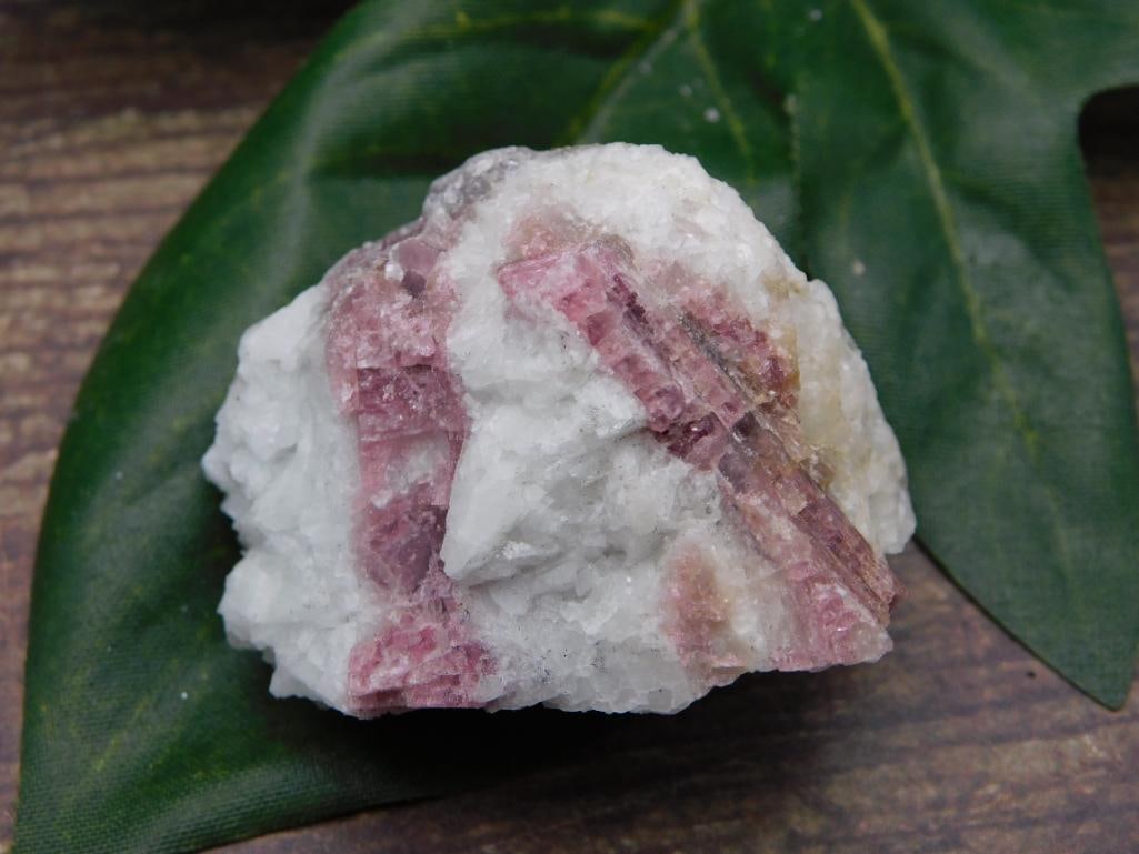 PINK TOURMALINE ROCK STONE LAPIDARY SPECIMEN: PINK TOURMALINE ROCK STONE LAPIDARY SPECIMEN