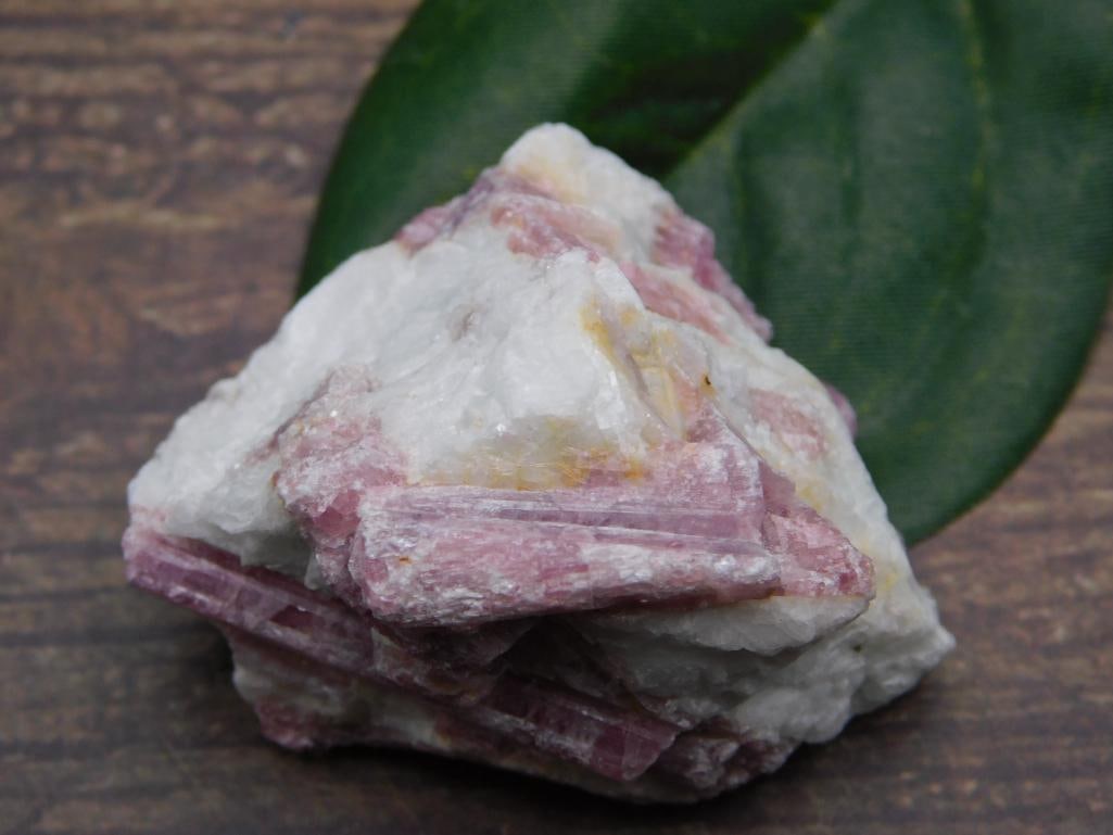 PINK TOURMALINE ROCK STONE LAPIDARY SPECIMEN: PINK TOURMALINE ROCK STONE LAPIDARY SPECIMEN