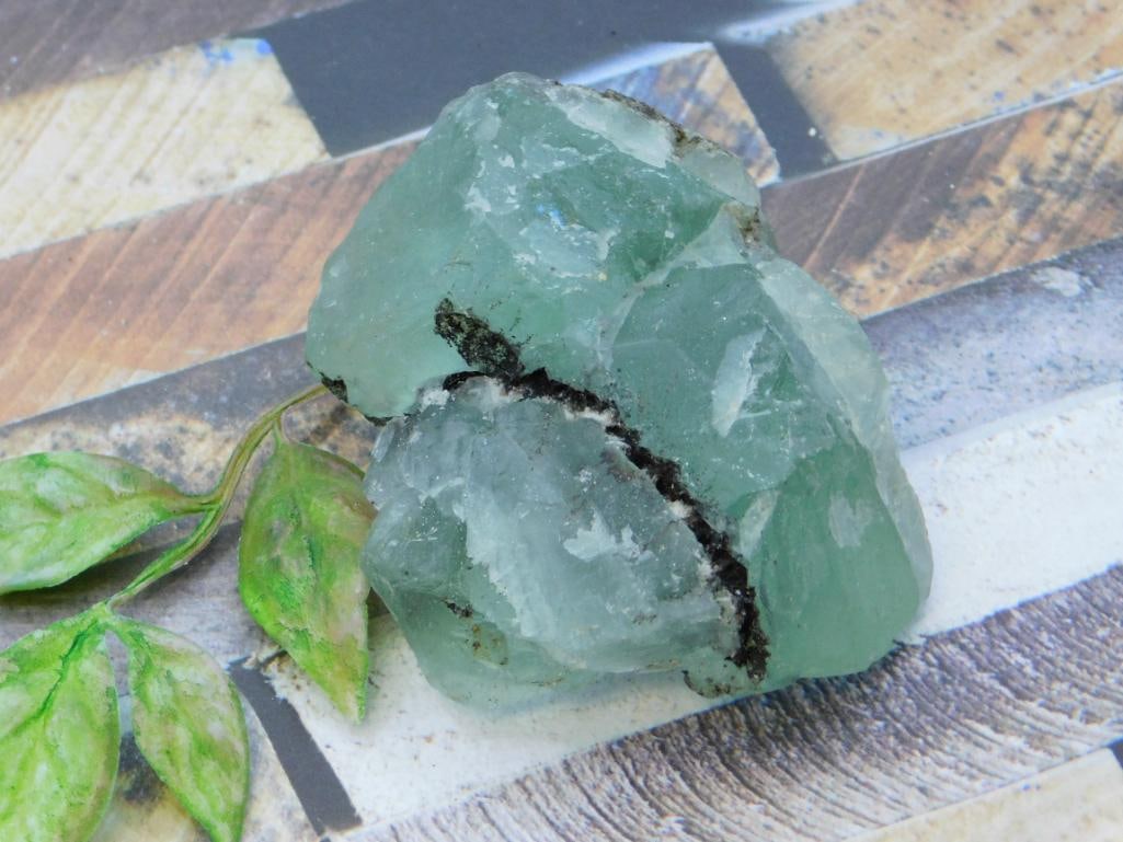 FLUORITE ROCK STONE LAPIDARY SPECIMEN: FLUORITE ROCK STONE LAPIDARY SPECIMEN