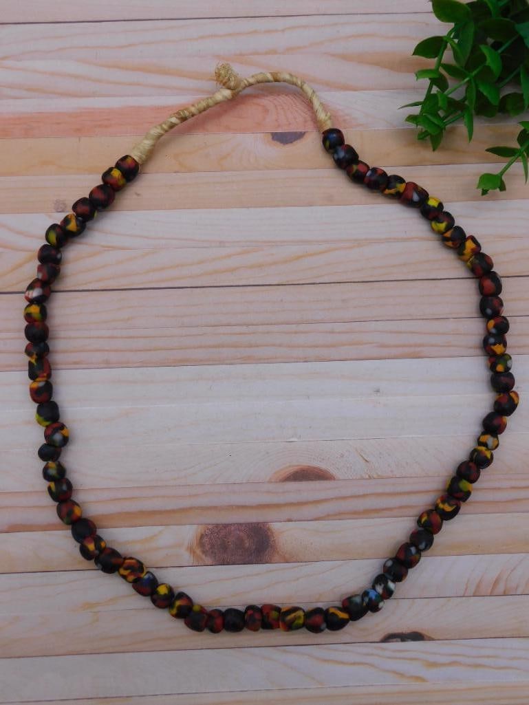 AFRICAN TRADE BEADS ROCK STONE LAPIDARY SPECIMEN: AFRICAN TRADE BEADS ROCK STONE LAPIDARY SPECIMEN